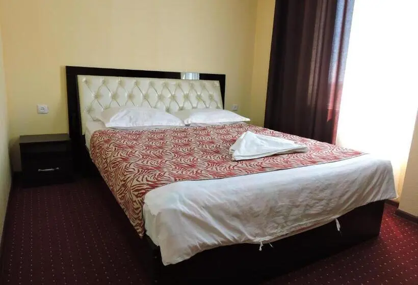 سوییت خانوادگی, Inn Kochevnik