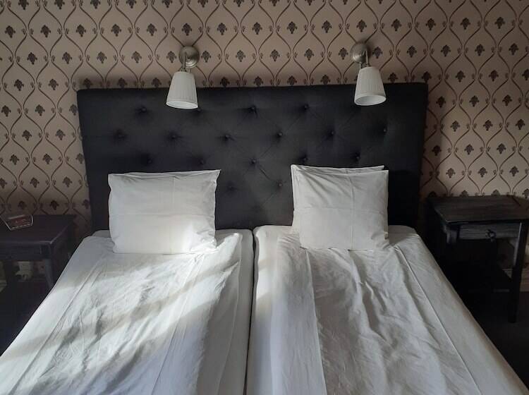 חדר משפחתי, L S:t Olof