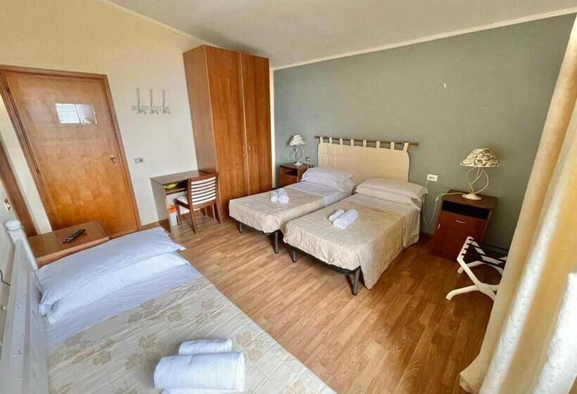 חדר סטנדרט לשלושה, La Sorgente