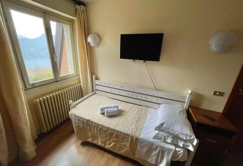 חדר סטנדרט לשלושה, La Sorgente