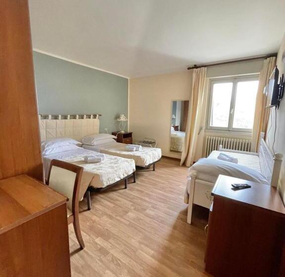 חדר סטנדרט לשלושה, La Sorgente