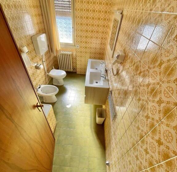 חדר לארבעה סטנדרטי עם מרפסת, La Sorgente