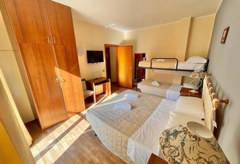 חדר לארבעה סטנדרטי עם מרפסת, La Sorgente