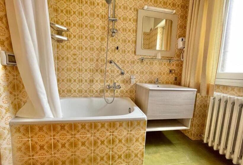 חדר סטנדרט עם מרפסת, La Sorgente