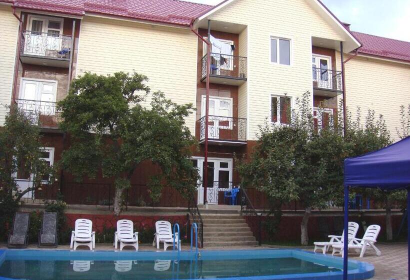 اتاق سوپریور سه تخته, Mini Pansionat Maksat