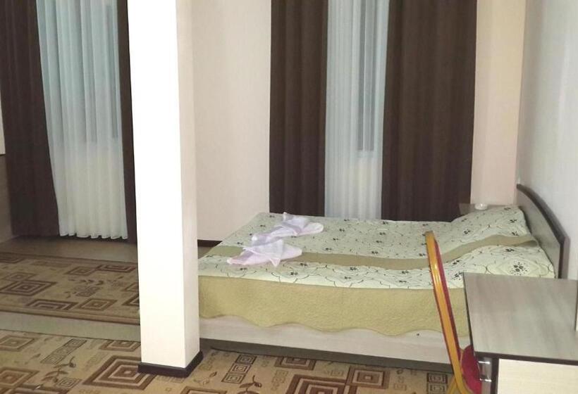 اتاق سوپریور سه تخته, Mini Pansionat Maksat