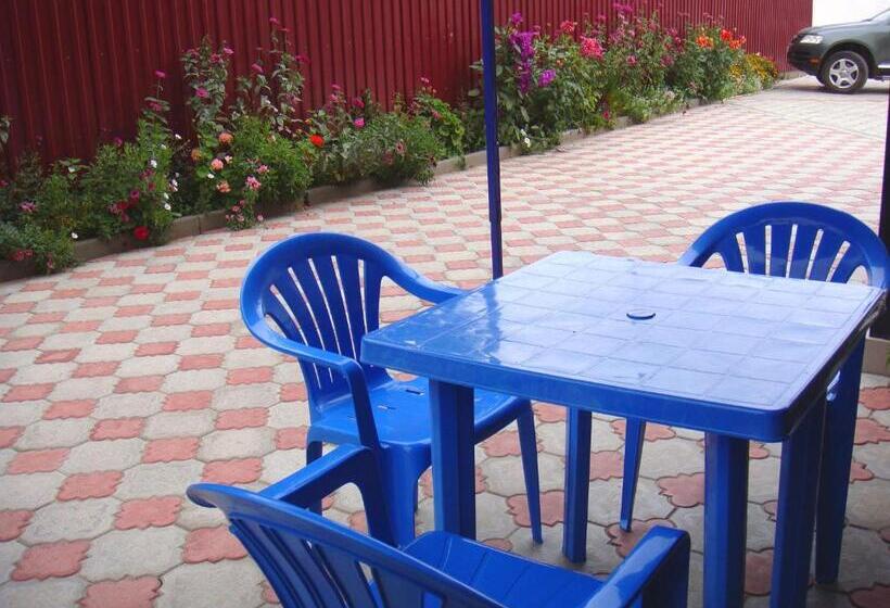 اتاق سوپریور چهار تخته, Mini Pansionat Maksat