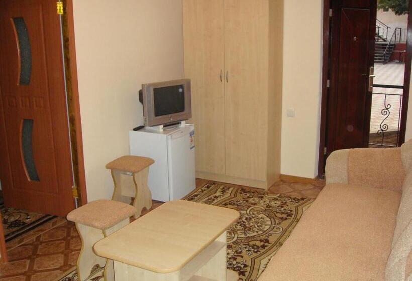 اتاق استاندارد چهار تخته, Mini Pansionat Maksat