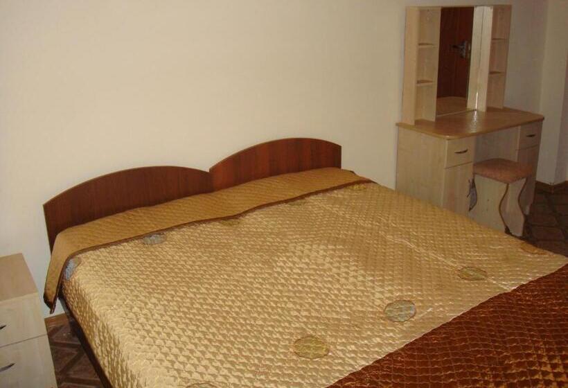 اتاق استاندارد چهار تخته, Mini Pansionat Maksat