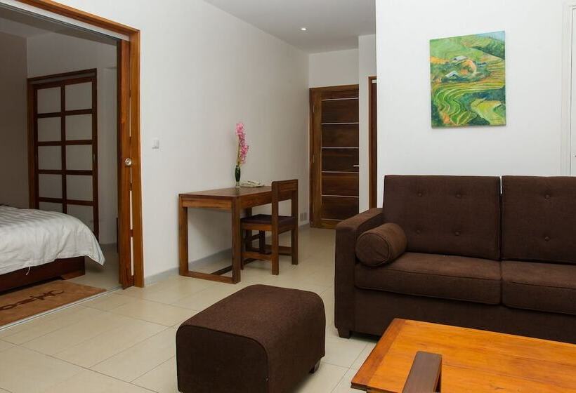 سوییت خانوادگی, Plumeria