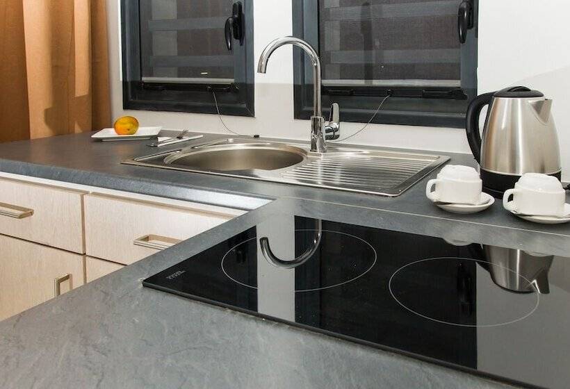 سوییت خانوادگی, Plumeria