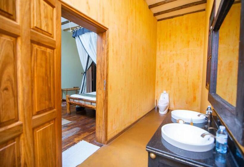 اتاق استاندارد یک نفره, Buffalo Safari Lodge