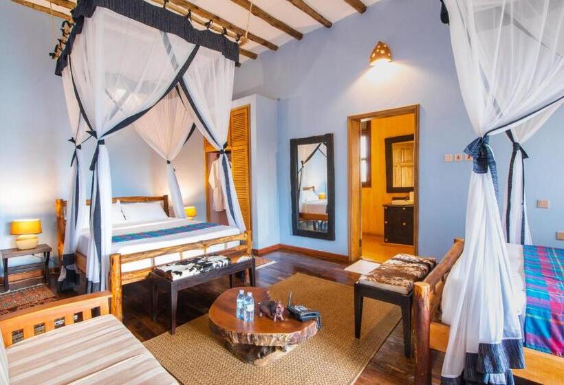 اتاق لوکس, Buffalo Safari Lodge