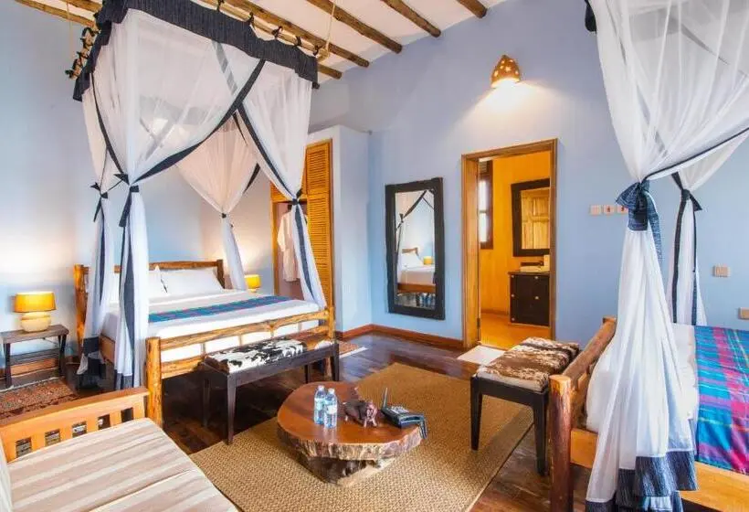 اتاق لوکس, Buffalo Safari Lodge