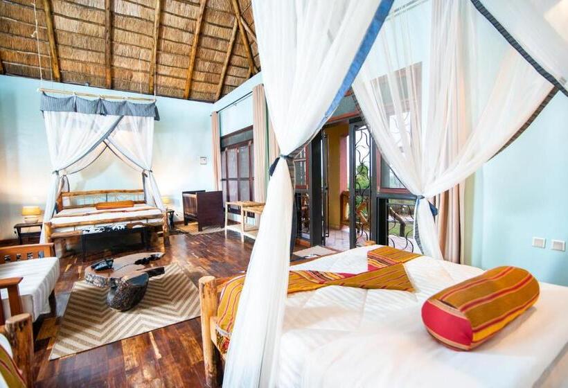 بنگله خانوادگی, Buffalo Safari Lodge