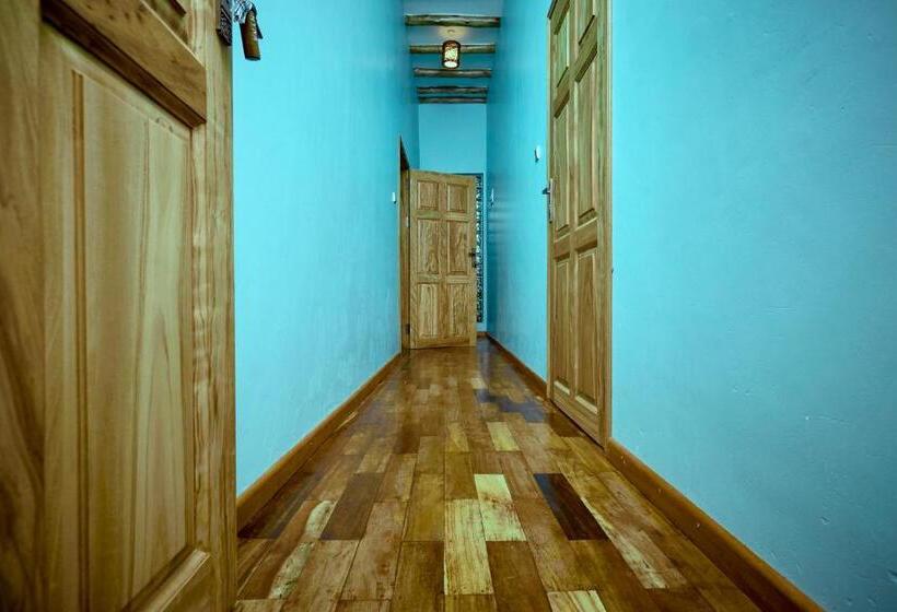 بنگله خانوادگی, Buffalo Safari Lodge