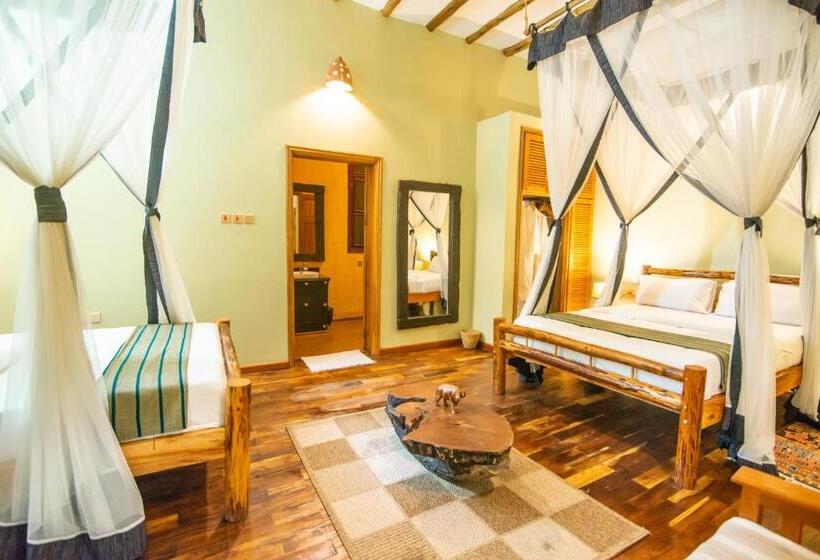 سوییت خانوادگی, Buffalo Safari Lodge