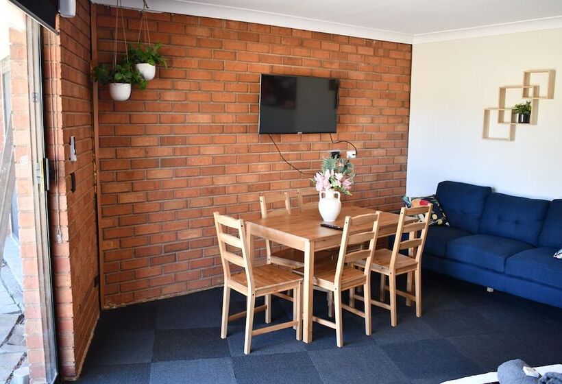 침실 2개 스위트, Berrigan Motel