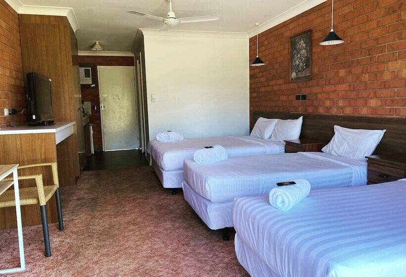 패밀리 룸, Berrigan Motel