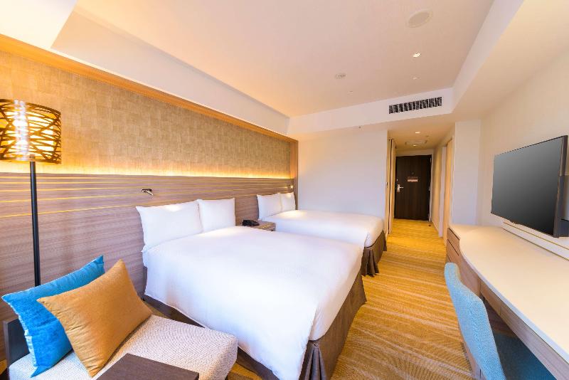 Номер Стандарт Вид на Море с Балконом, Doubletree By Hilton Okinawa Chatan Resort