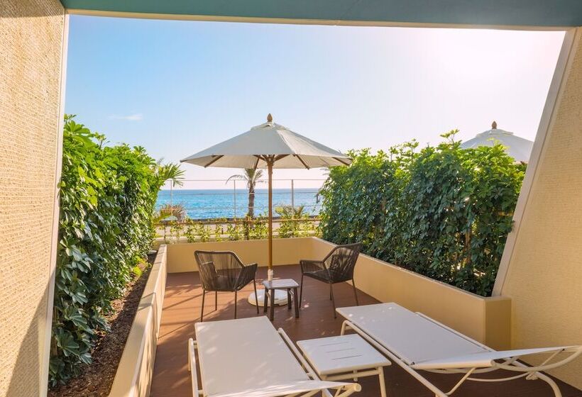 חדר פרמיום נוף לים, Doubletree By Hilton Okinawa Chatan Resort