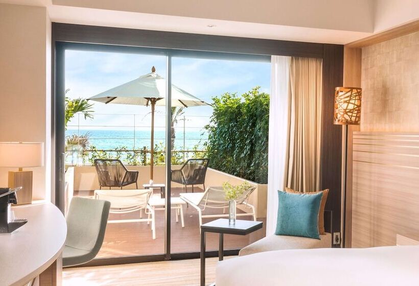 חדר פרמיום נוף לים, Doubletree By Hilton Okinawa Chatan Resort