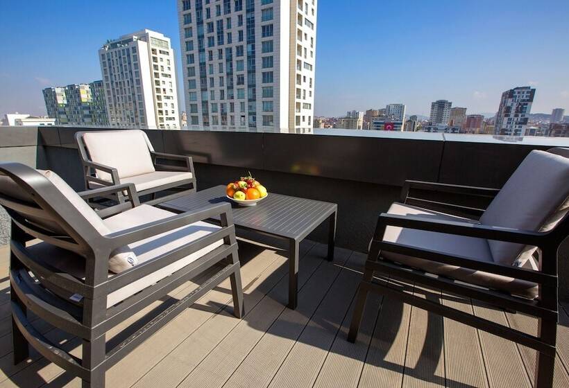 Superior Room with Terrace, Park Inn By Radisson Istanbul Atasehir