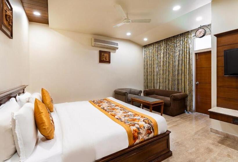 标准房带园景, Silver Oak