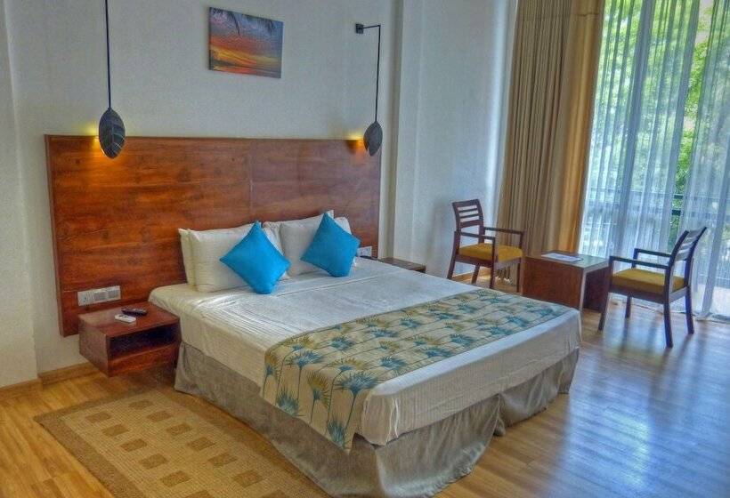 디럭스 전망 룸, The Rain Tree