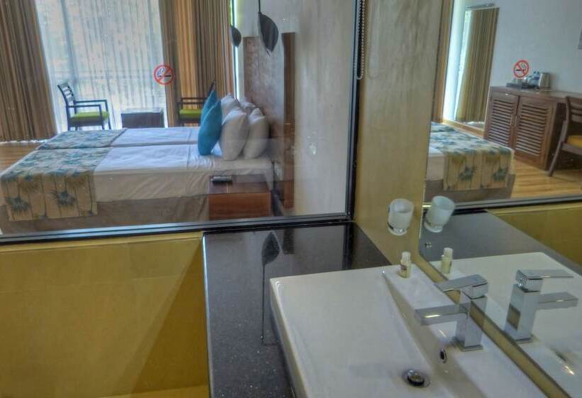 디럭스 전망 룸, The Rain Tree