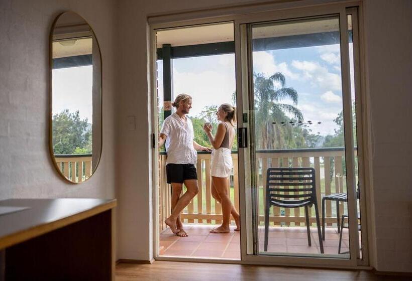 Superior room with lake view, Wisemans Retreat