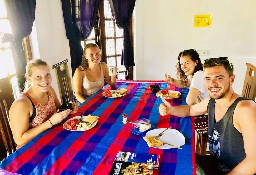 מיטה בחדר משותף, Trip  N  Chill Hostels Colombo Airport