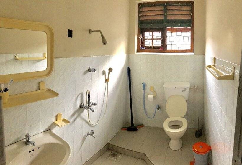 חדר סטנדרט חדר אמבטיה משותף, Trip  N  Chill Hostels Colombo Airport