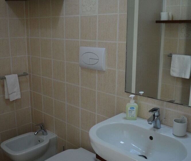 Quarto Quádruplo Standard, B&b Casa Laganà