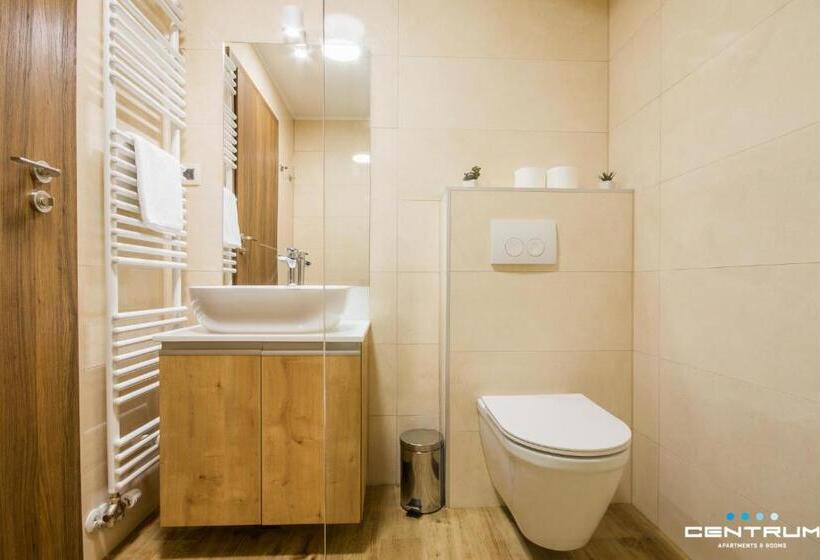 غرفة ديلوكس ثلاثية, Centrum Osijek