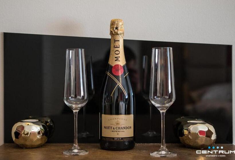 إستوديو ديلوكس, Centrum Osijek