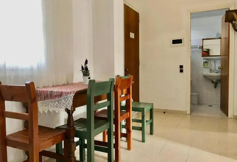 آپارتمان 2 خوابه, Dionysos Studios