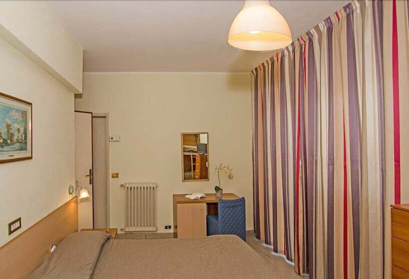 Camera Standard con Balcone, Laurin