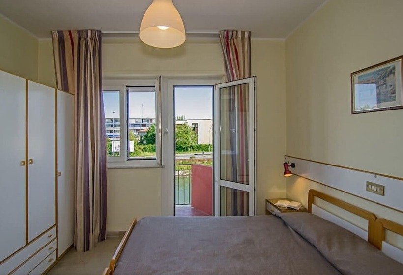 Camera Standard con Balcone, Laurin