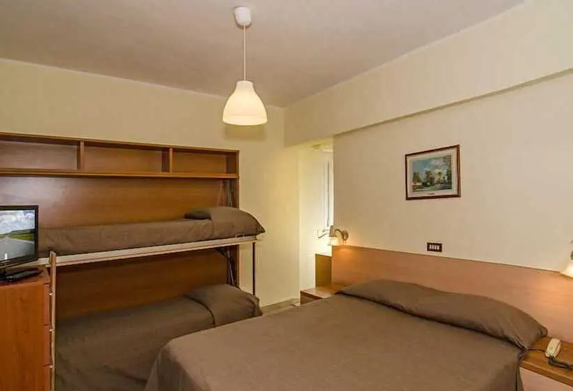 Economy Quadruple Room, Laurin