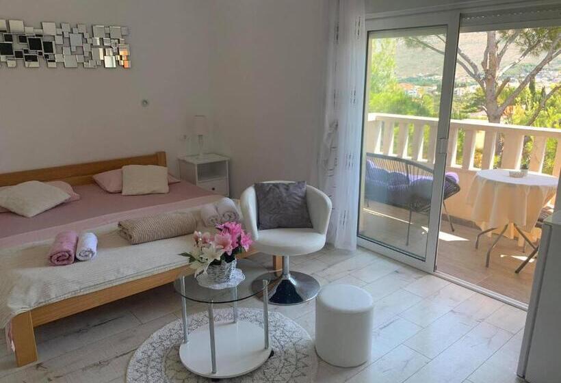 חדר אקונומי, Super Horizont Stobrec