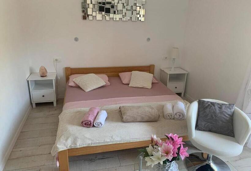 חדר אקונומי, Super Horizont Stobrec