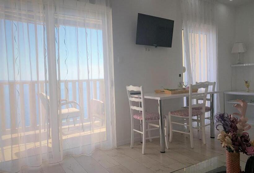 מיטת קינג בסוויטה, Super Horizont Stobrec