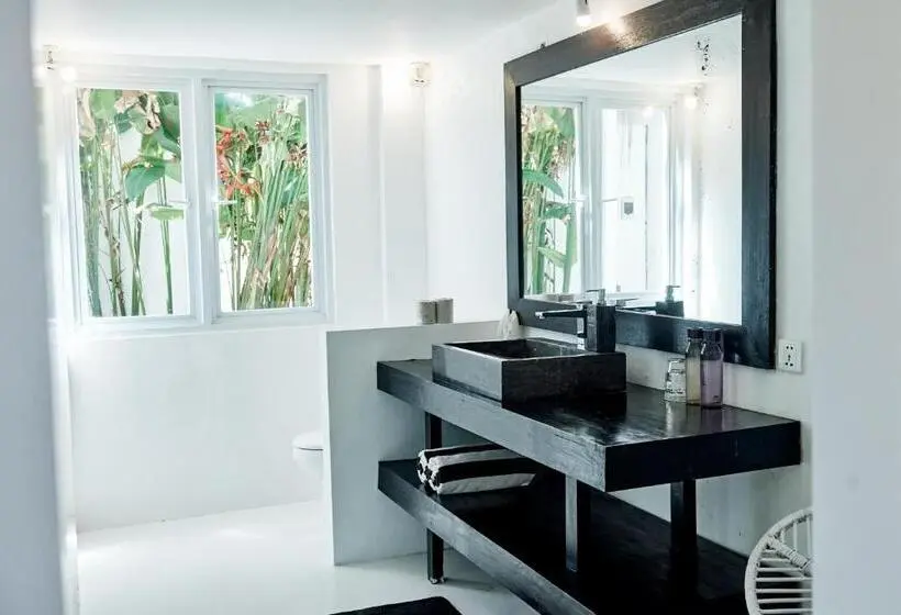 Suite with Terrace, White Palm Hotel Bali