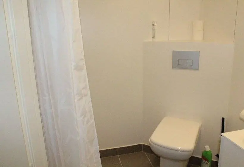 اتاق اکونومی, Motel Poppelvej