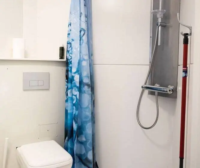 اتاق اکونومی, Motel Poppelvej