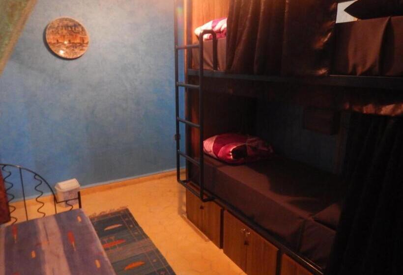 Кровать в Многоместном Номере с Общей Ванной, Essaouira Beach Hostel