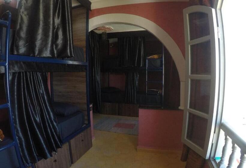 Семейный Номер, Essaouira Beach Hostel