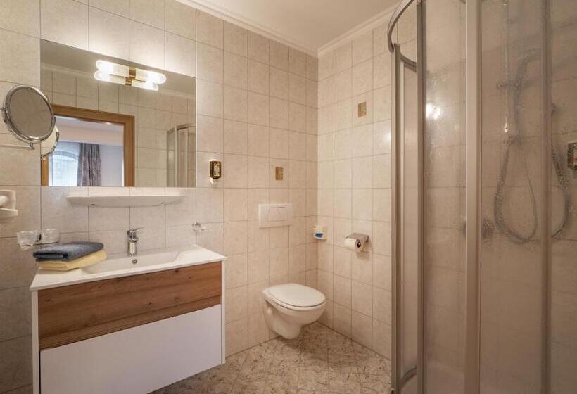 اتاق خانوادگی, Garni Ferienhof