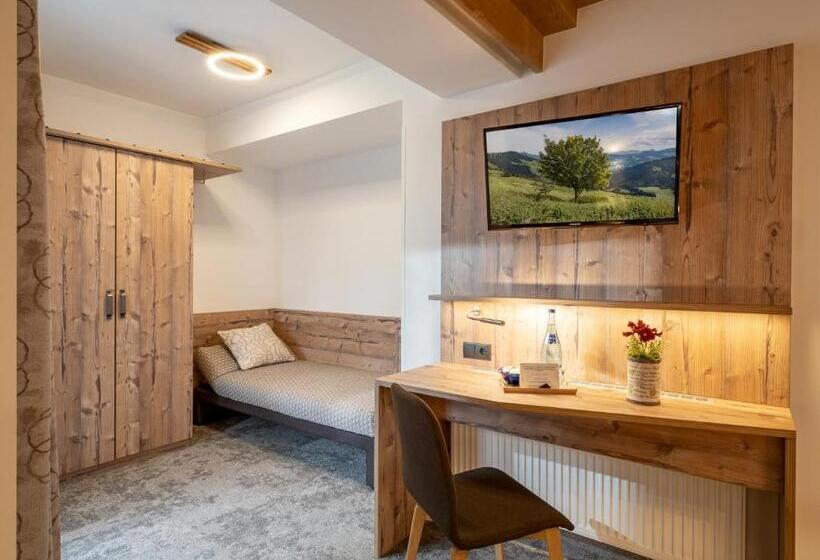 اتاق خانوادگی, Garni Ferienhof